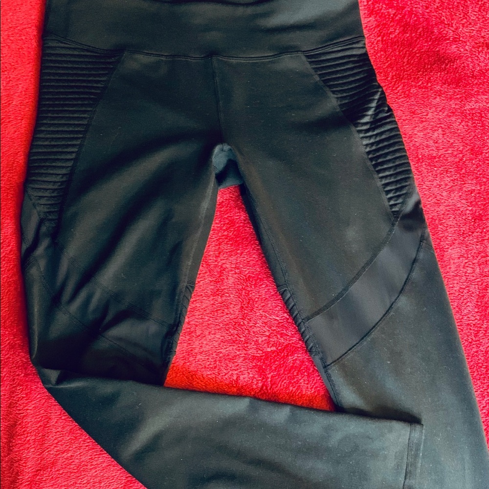 Fabletics Salar Statement Powerhold Leggings